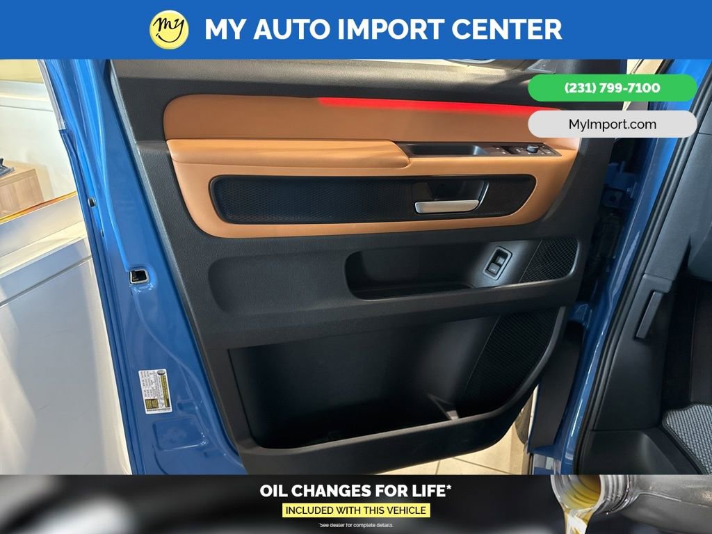 Used 2025 Volkswagen ID. Buzz Pro S image 8