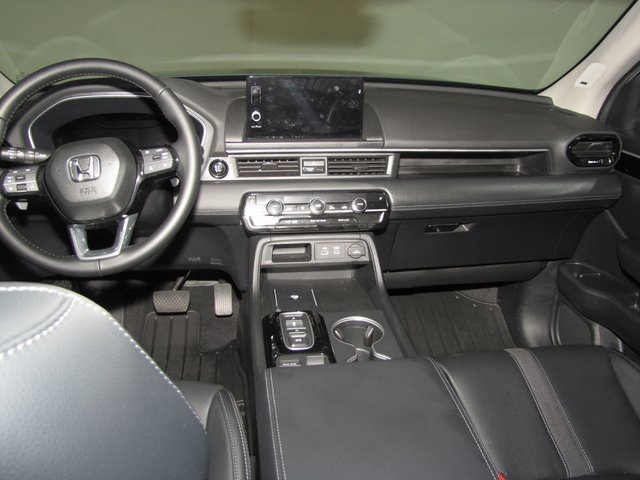 Certified 2024 Honda Pilot Touring image 15