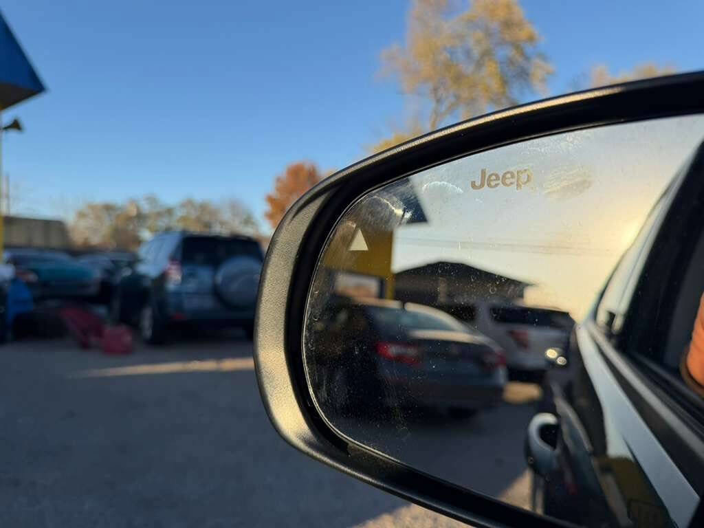 Used 2021 Jeep Compass Limited image 15