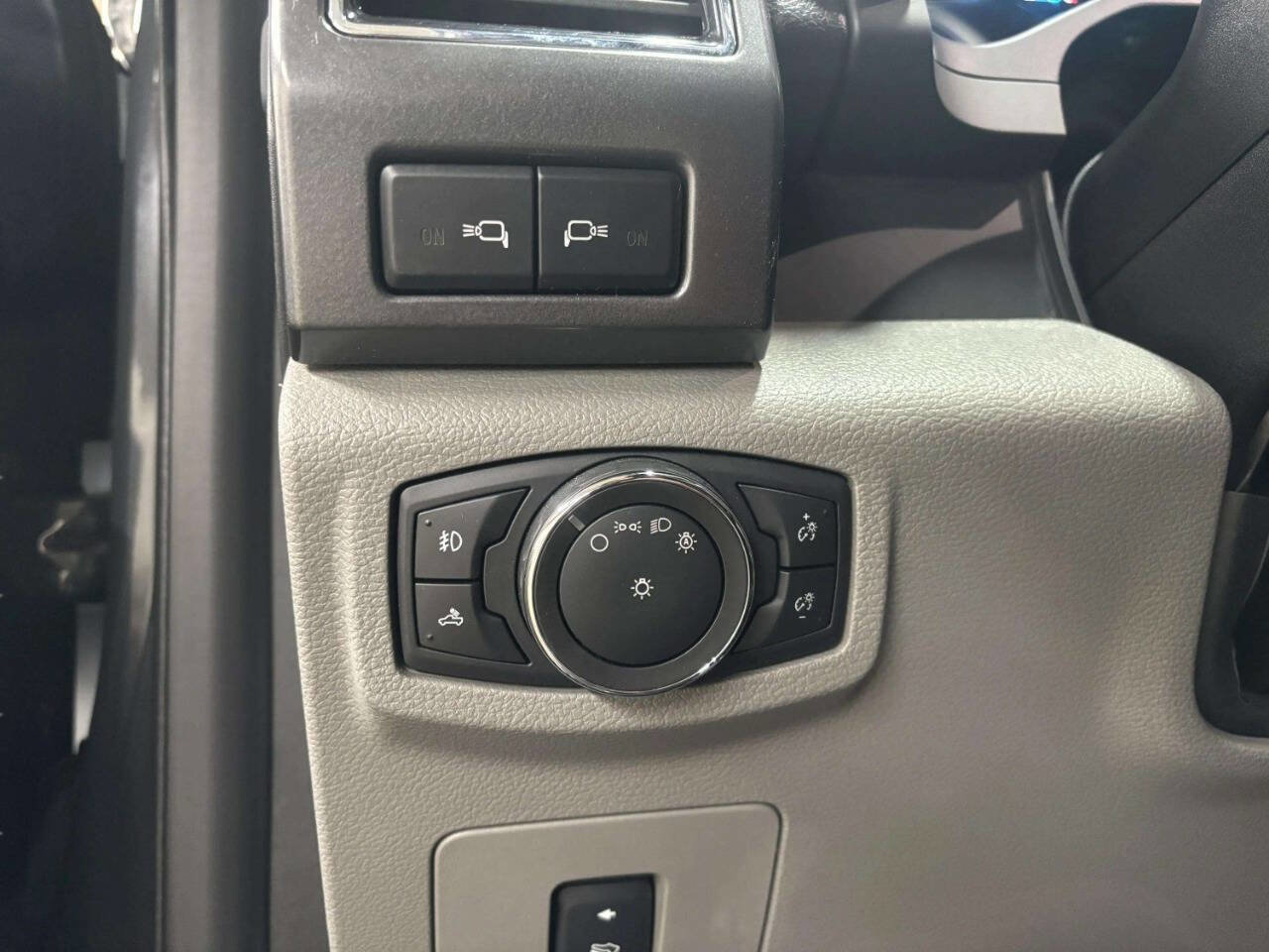 Used 2017 Ford F150 XLT w/ Equipment Group 302A Luxury image 35