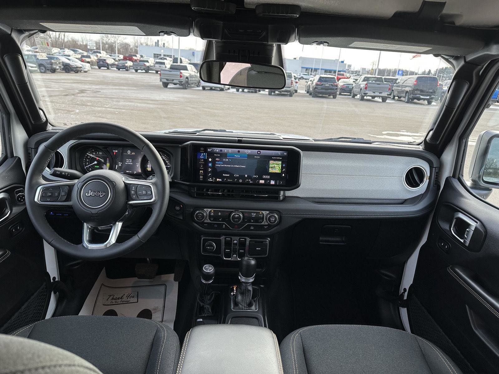 Used 2025 Jeep Wrangler Sahara image 15