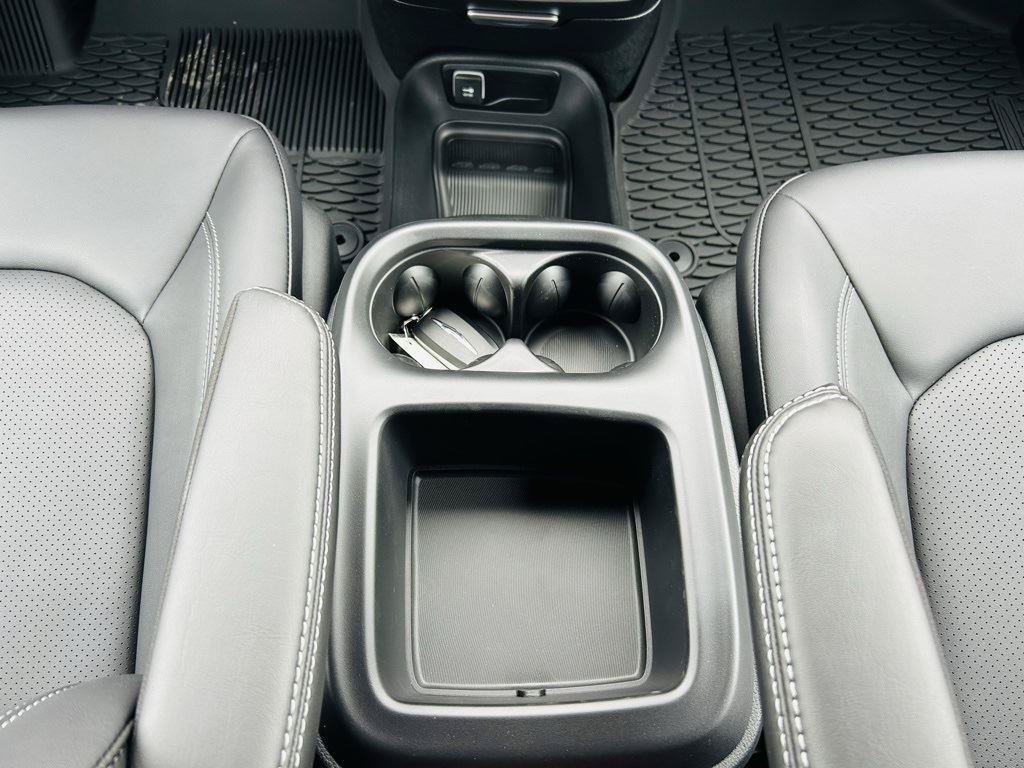 New 2026 Chrysler Voyager LX FWD image 25