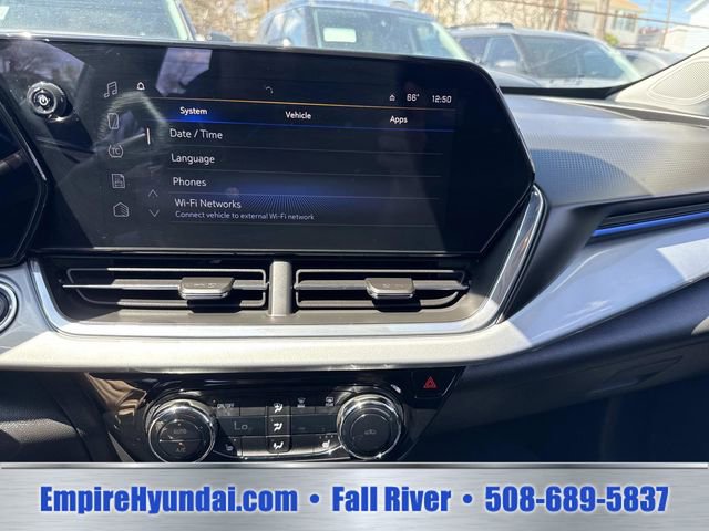 Used 2025 Chevrolet Trax LT w/ Driver Confidence Package FWD image 21