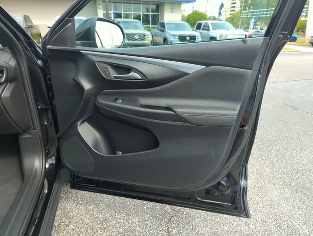 Used 2025 Buick Envista Preferred image 31