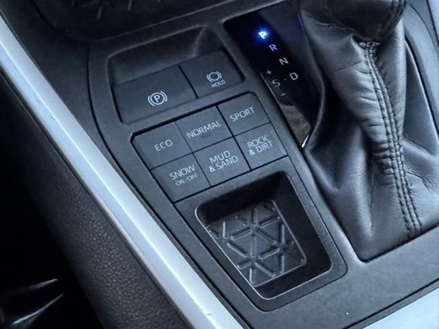 Certified 2023 Toyota RAV4 XLE w/ Convenience Package AWD/4WD image 18