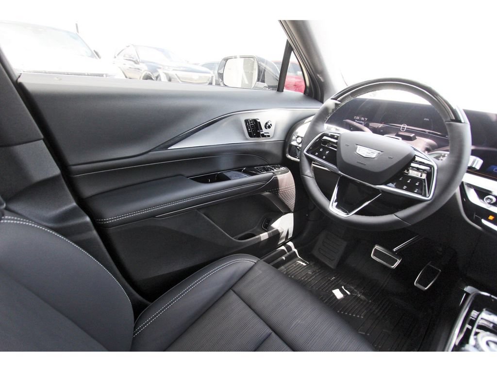 New 2027 Cadillac Lyriq Luxury AWD/4WD image 8