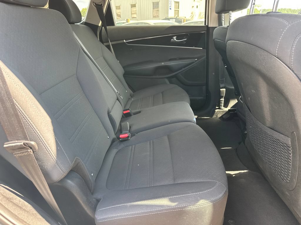 Used 2019 Kia Sorento FWD V6 image 15