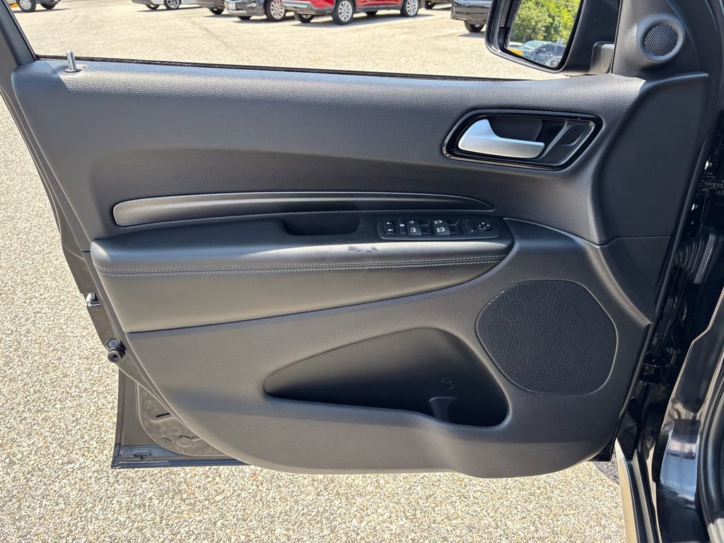 Used 2024 Dodge Durango SXT w/ 3rd Row Seating Group AWD/4WD image 17