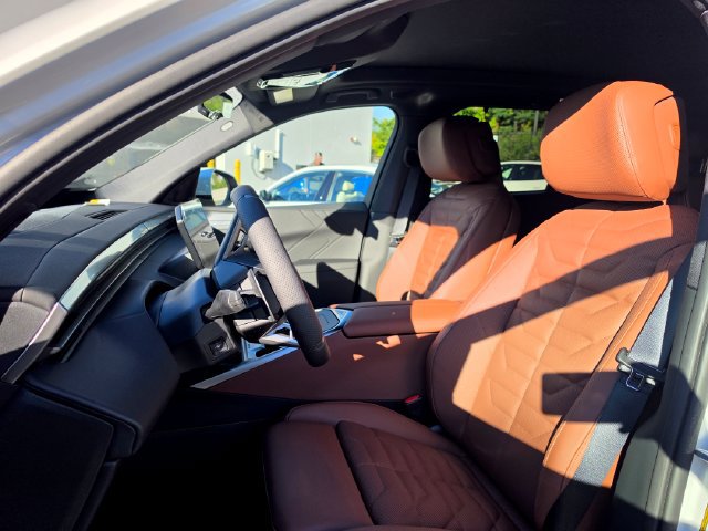 New 2027 BMW X5 xDrive40i w/ Climate Package AWD/4WD image 6