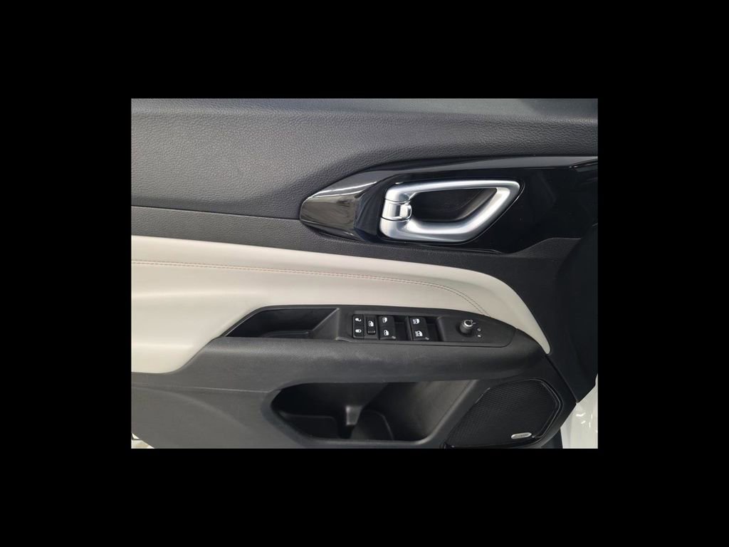 Used 2023 Jeep Compass Limited w/ Sun and Sound Group AWD/4WD image 12