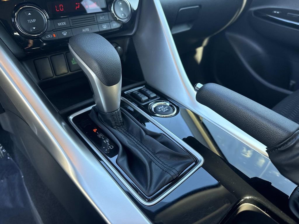 Used 2025 Mitsubishi Eclipse Cross LE image 31