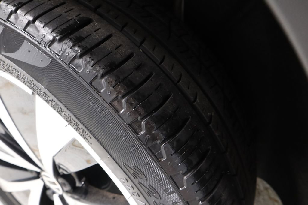 Used 2023 Volkswagen Taos SE w/ Panoramic Sunroof Package AWD/4WD image 20