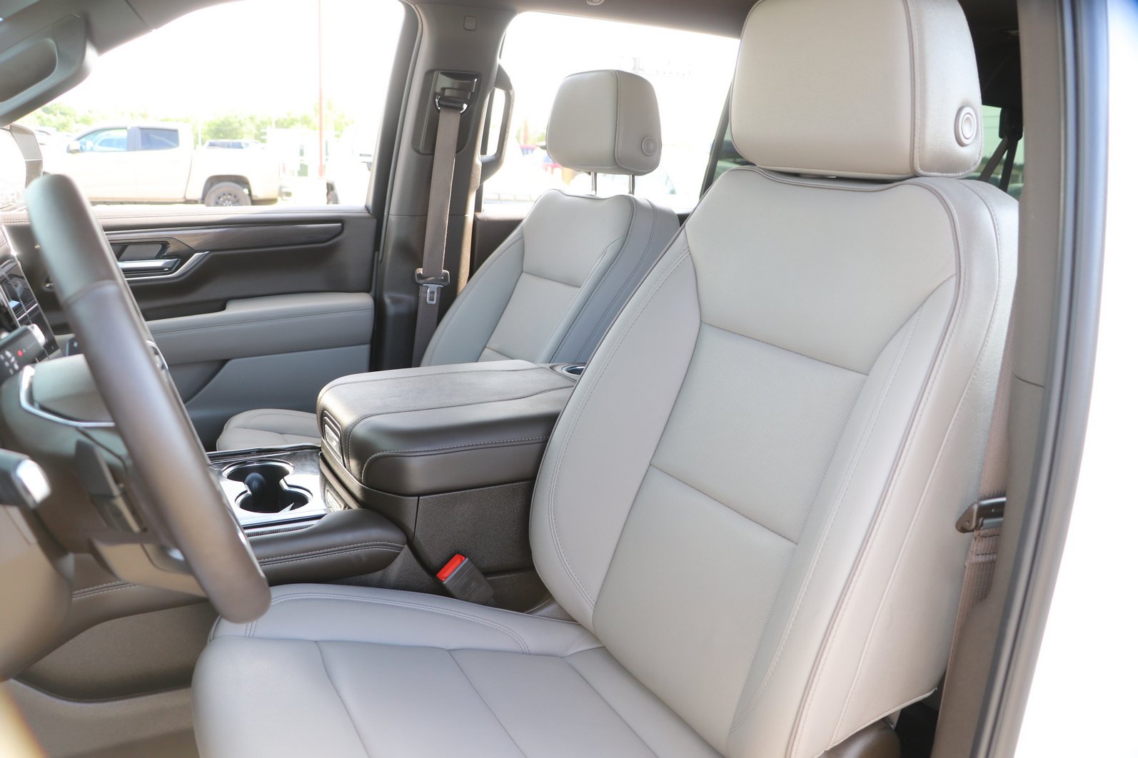 Used 2026 GMC Yukon XL Elevation AWD/4WD image 14