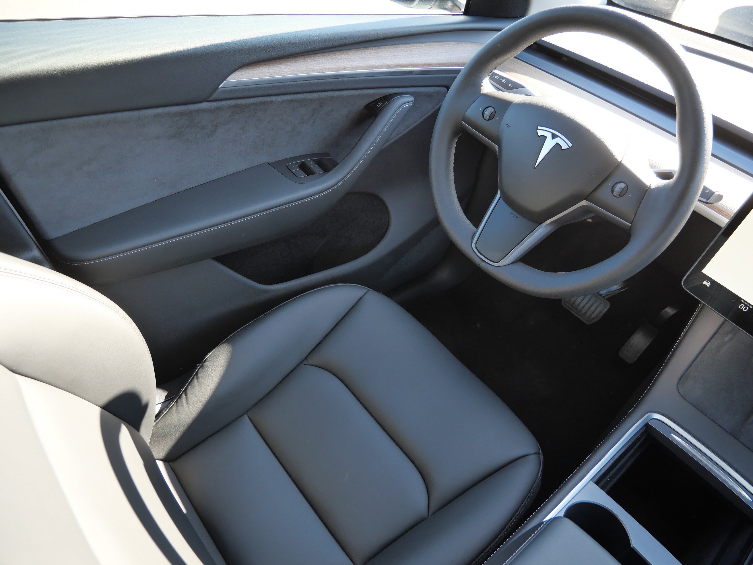Used 2024 Tesla Model Y Long Range image 9