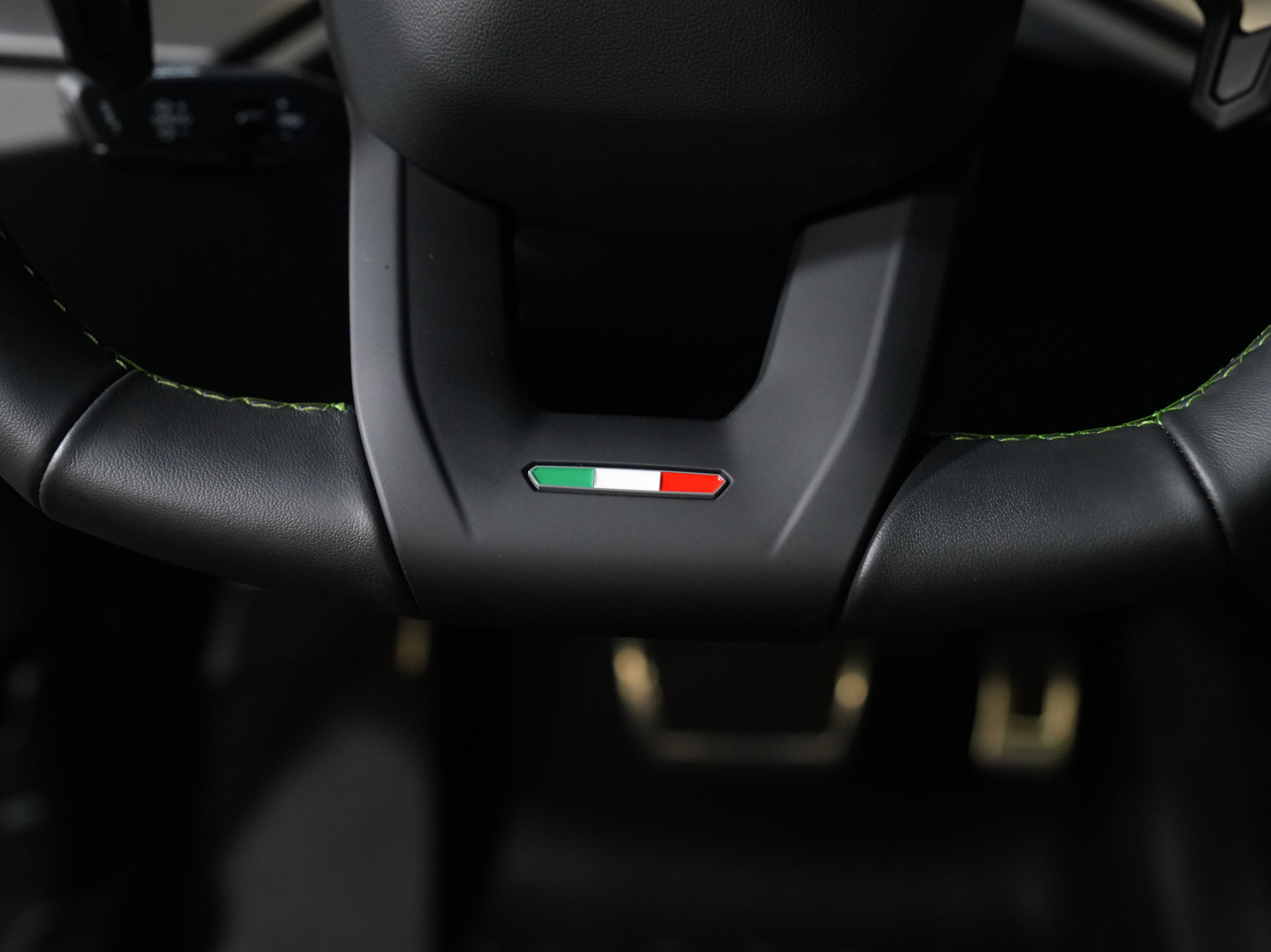 Used 2024 Lamborghini Urus S AWD/4WD image 44
