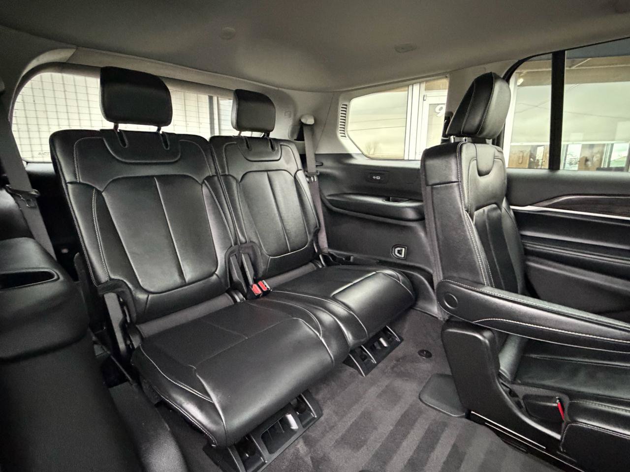 Used 2022 Jeep Grand Cherokee L Limited AWD/4WD image 30