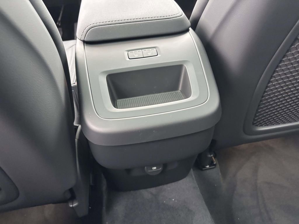 New 2026 Volvo XC60 B5 Plus w/ Protection Package Premier image 31