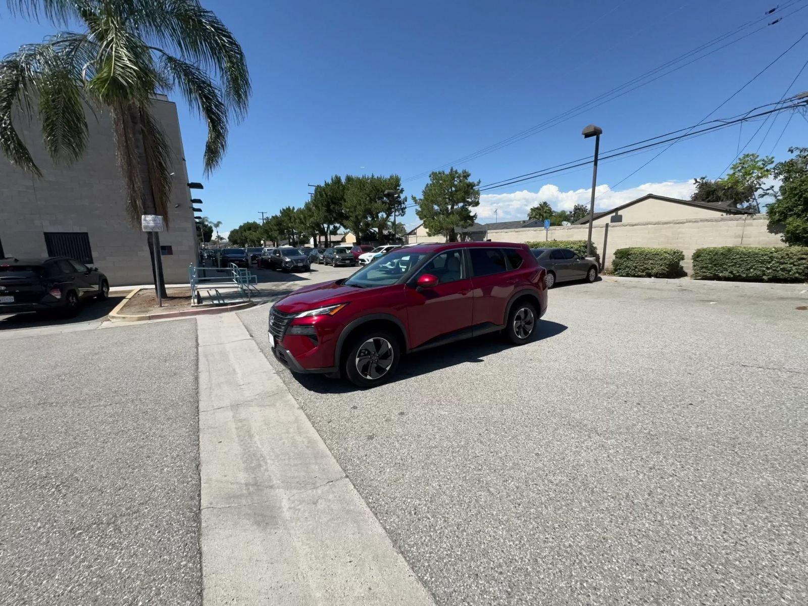 Used 2025 Nissan Rogue SV AWD/4WD image 6