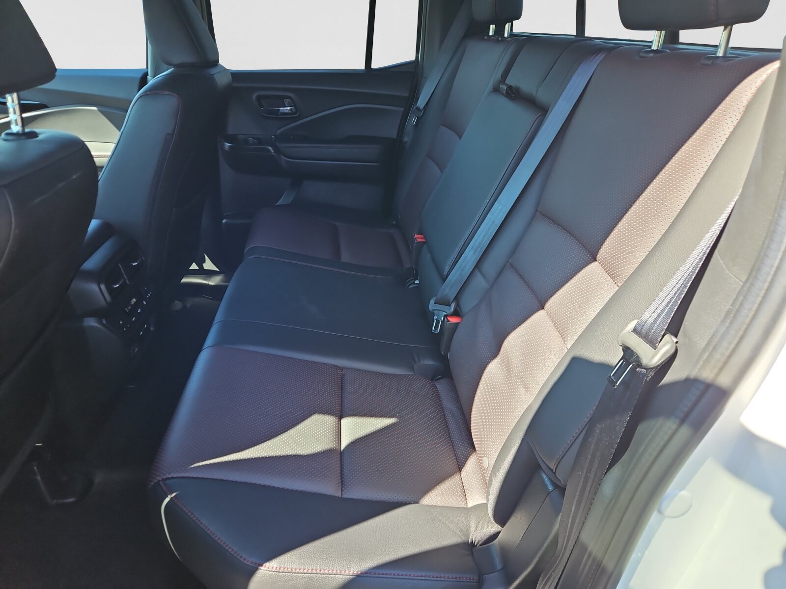Used 2025 Honda Ridgeline Black Edition image 14