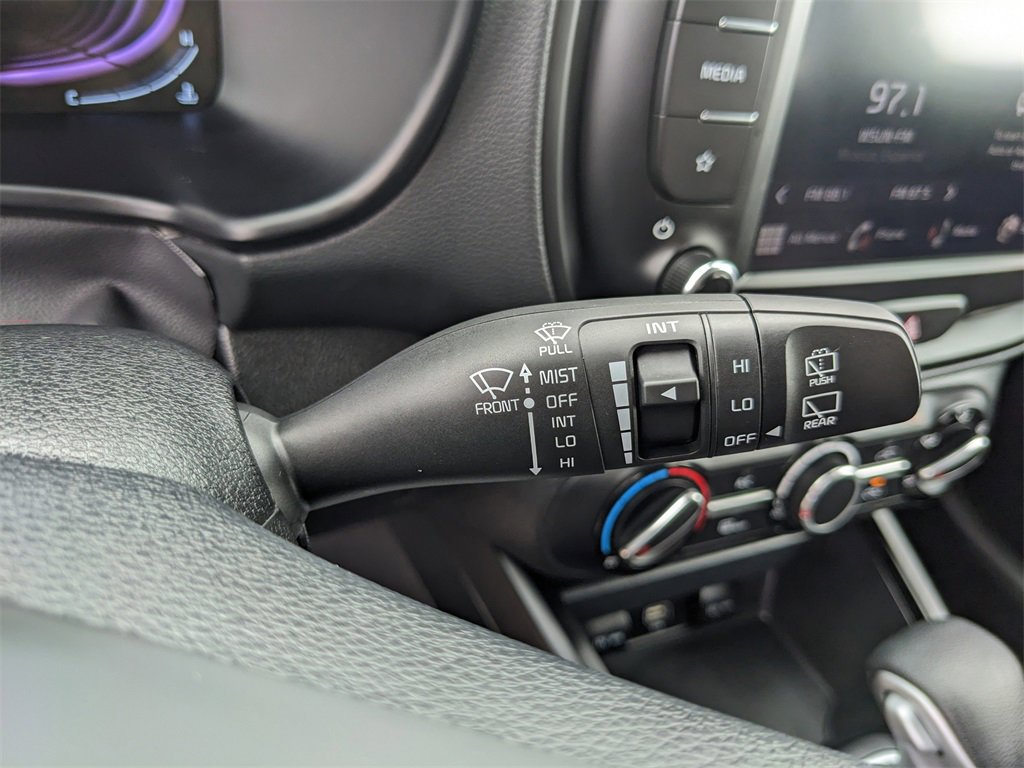 Certified 2025 Kia Soul LX image 32