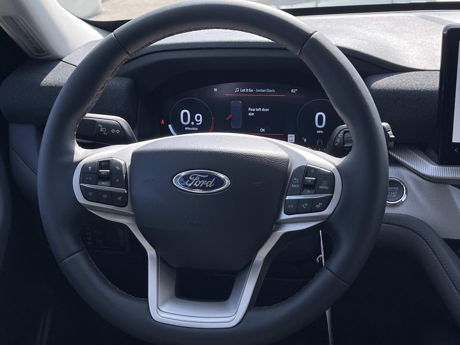 New 2026 Ford Explorer Active RWD image 8