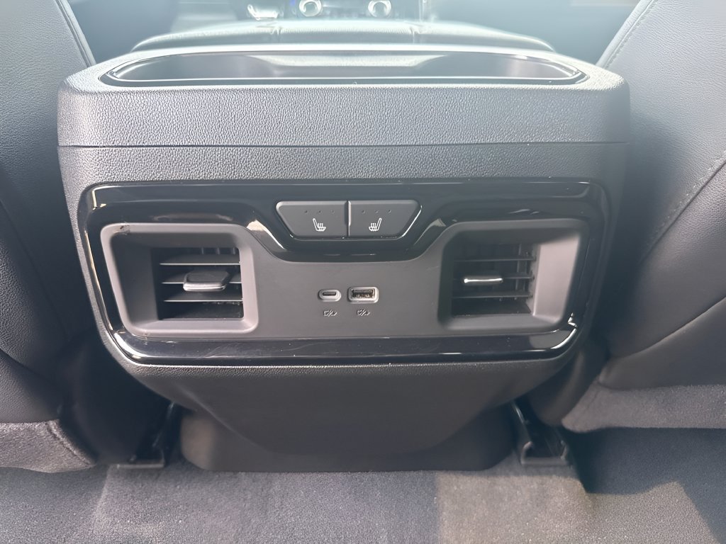 Used 2025 GMC Sierra 1500 AT4 w/ Technology Package AWD/4WD image 13
