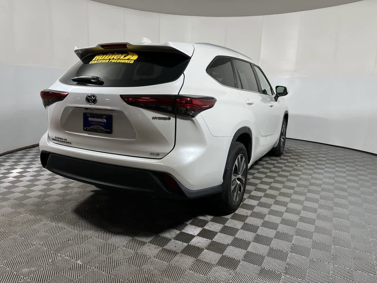 Used 2023 Toyota Highlander XLE AWD/4WD image 8