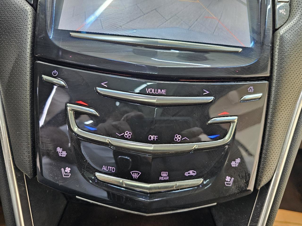 Used 2014 Cadillac XTS Luxury image 32