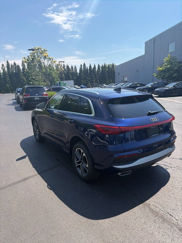 Certified 2025 Audi Q5 Premium w/ Convenience Package AWD/4WD image 8