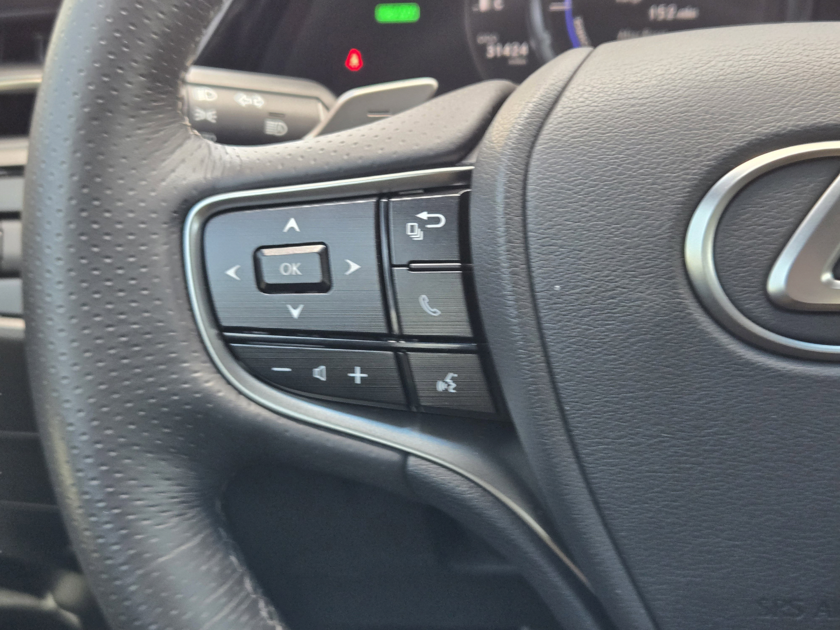 Certified 2024 Lexus ES 300h F Sport w/ Accessory Package (Z2) FWD image 28