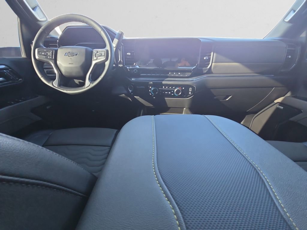 Used 2024 Chevrolet Silverado 2500 ZR2 w/ Technology Package image 12