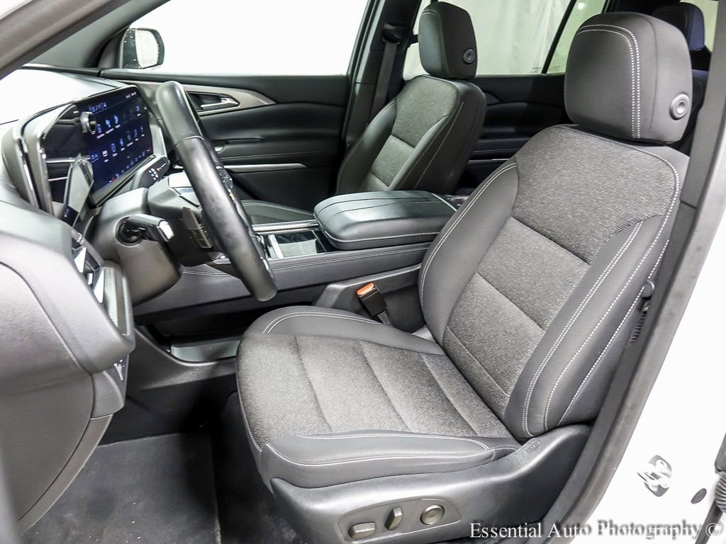 Certified 2024 Chevrolet Traverse LT image 9