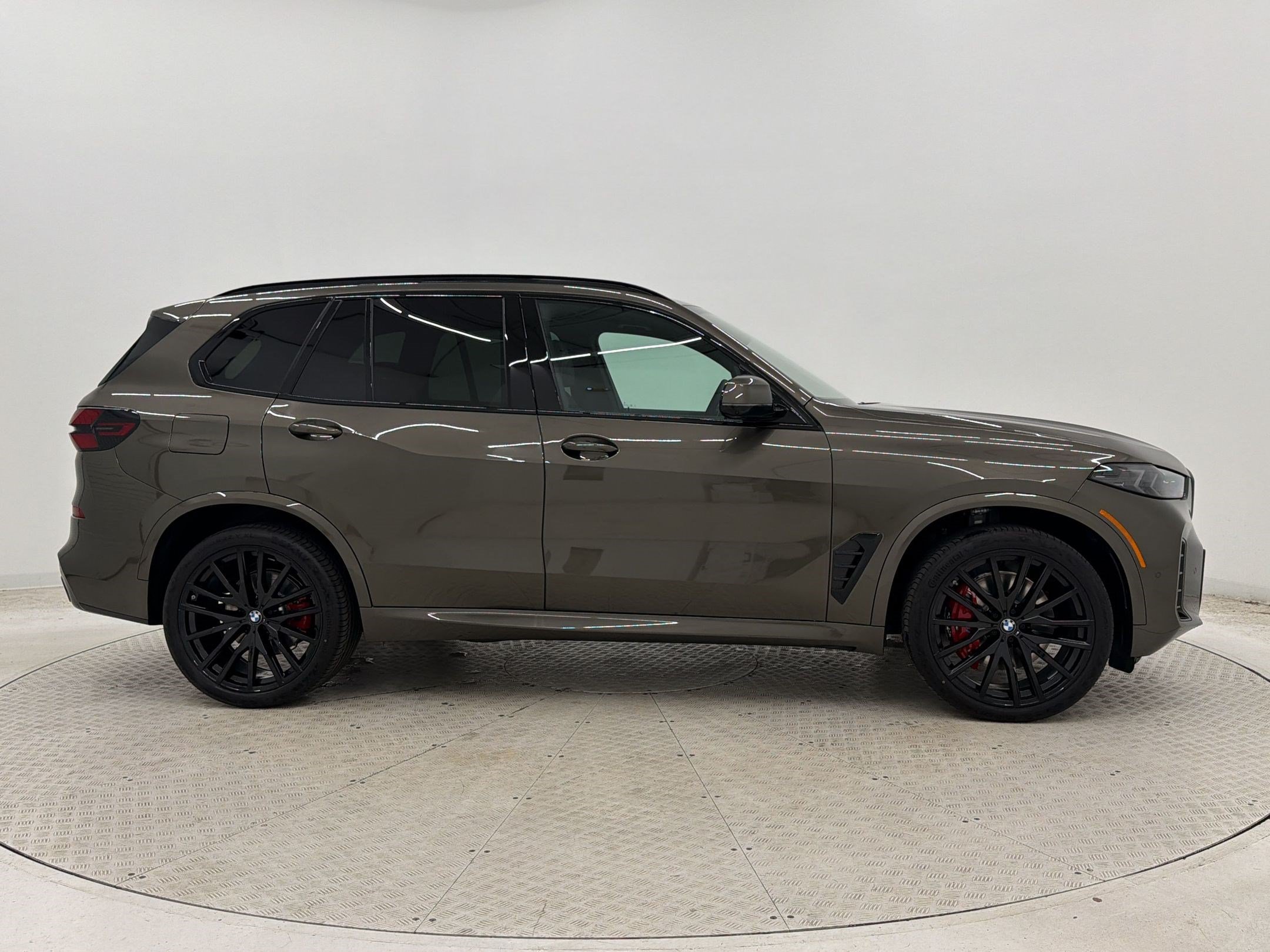 New 2026 BMW X5 xDrive40i w/ M Sport Package AWD/4WD image 8