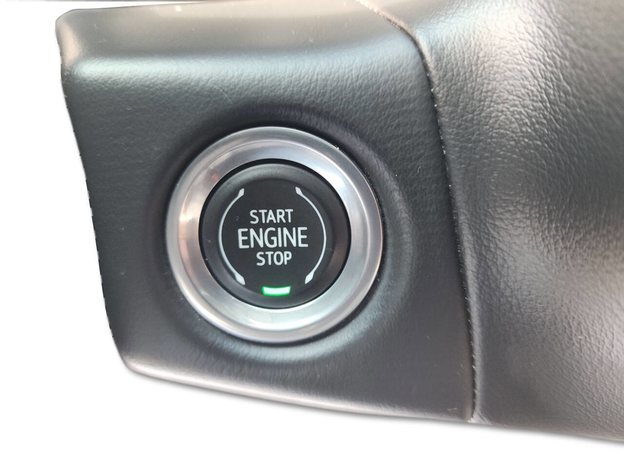 Used 2023 Chevrolet Suburban Premier image 27