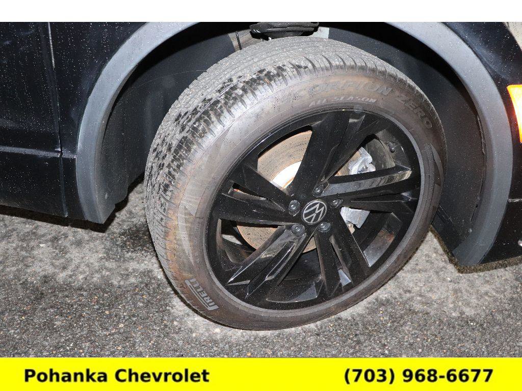 Used 2024 Volkswagen Tiguan SE R-Line image 32