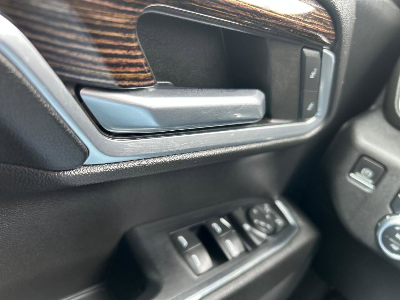 Used 2023 GMC Sierra 1500 SLE w/ X31 Off-Road Package image 8