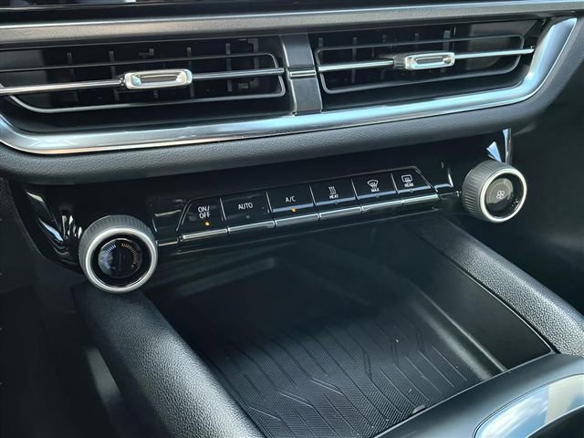 New 2026 Chevrolet Equinox EV LT image 18