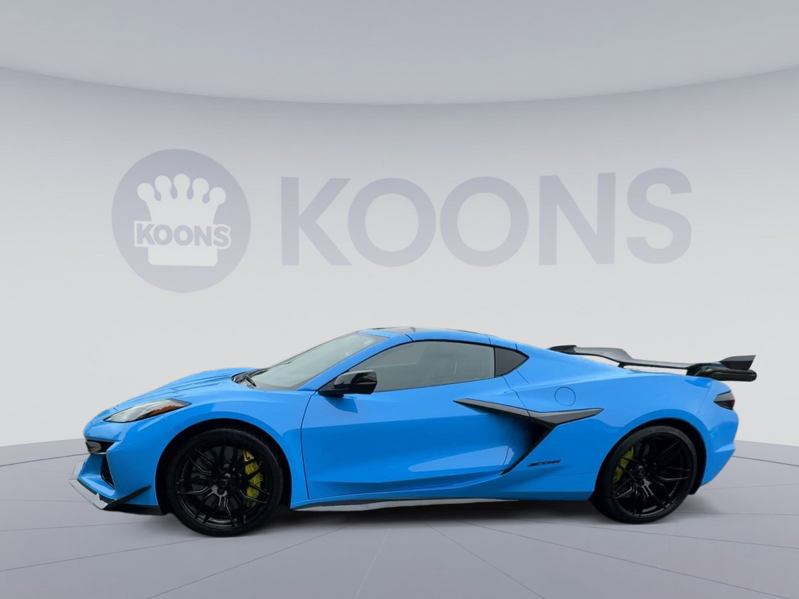 Used 2023 Chevrolet Corvette Z06 w/ Engine Appearance Package RWD image 5