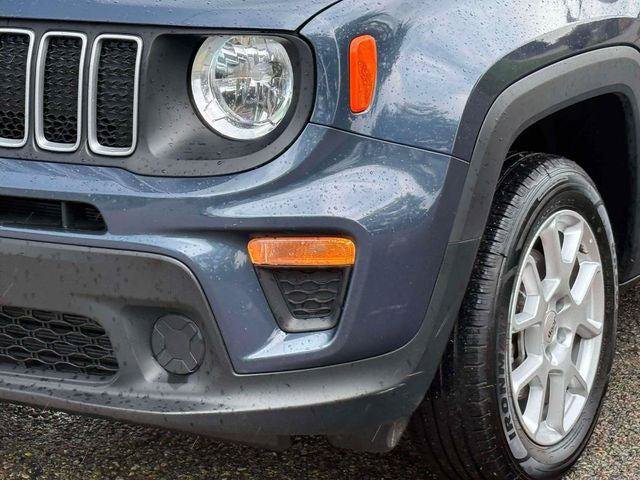 Certified 2023 Jeep Renegade Latitude AWD/4WD image 10