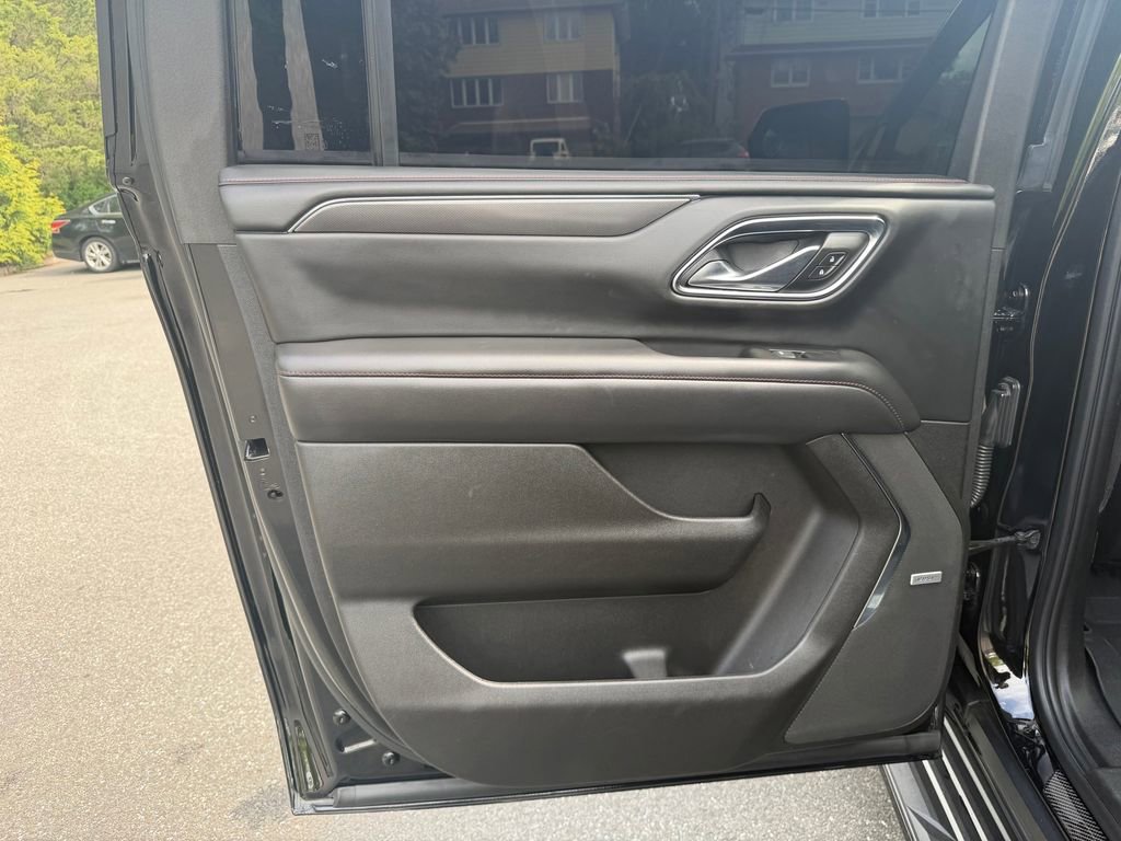 Used 2023 Chevrolet Suburban RST AWD/4WD image 28