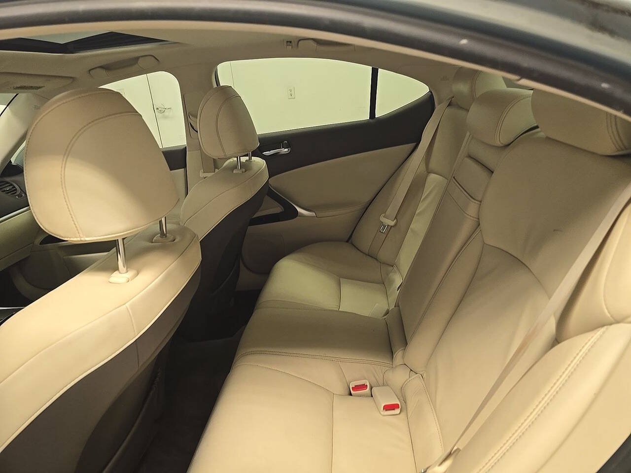 Used 2011 Lexus IS 250 RWD image 4