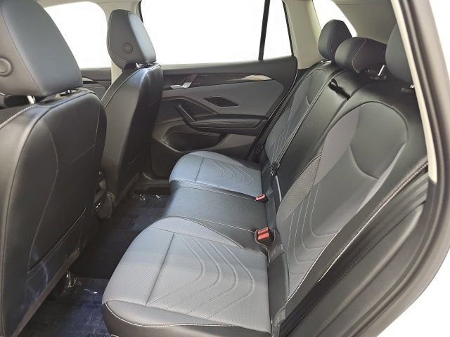 Used 2025 Volkswagen Tiguan SE w/ Panoramic Sunroof Package AWD/4WD image 29