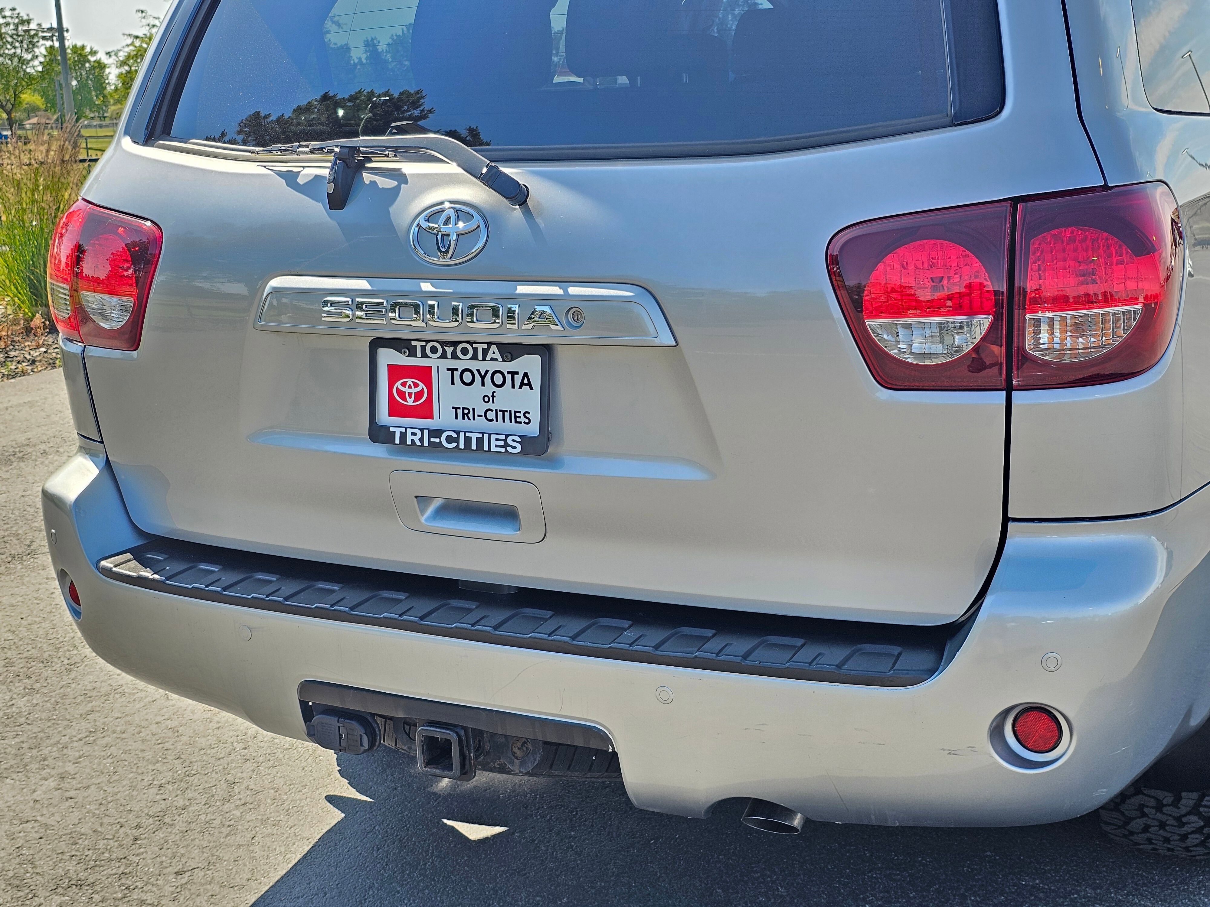 Used 2019 Toyota Sequoia SR5 AWD/4WD image 45
