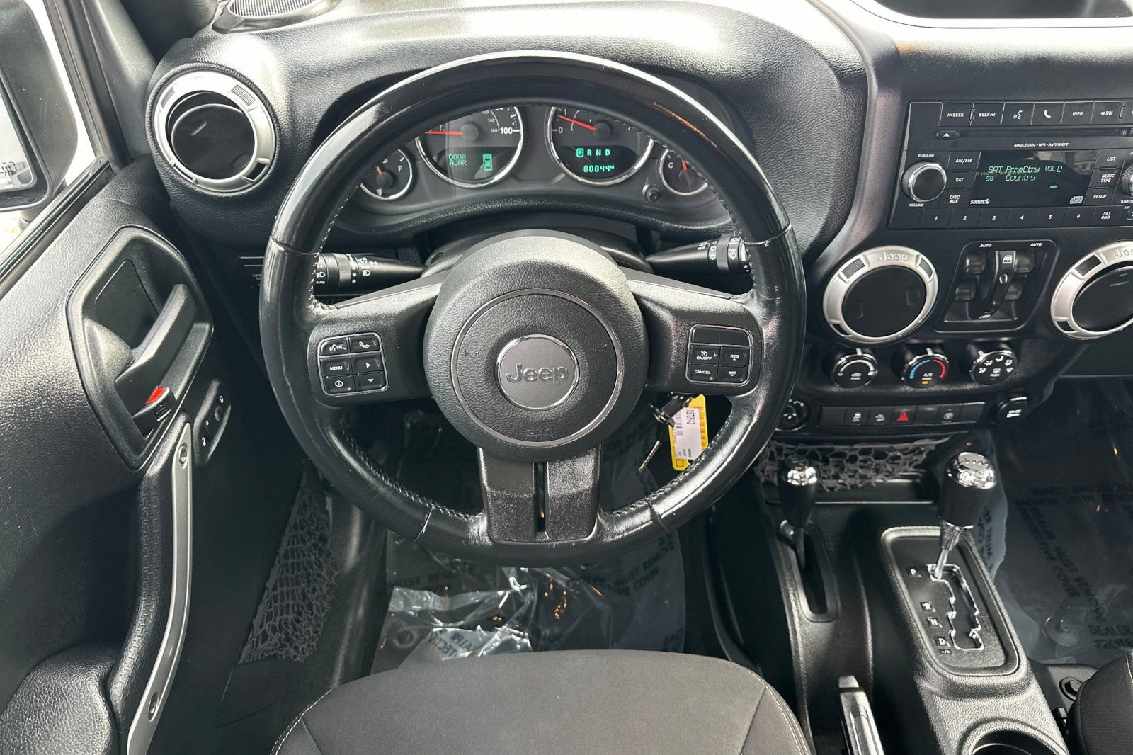 Used 2018 Jeep Wrangler Unlimited Rubicon w/ Connectivity Group AWD/4WD image 15