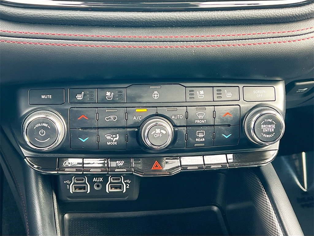 Used 2024 Dodge Durango GT image 16