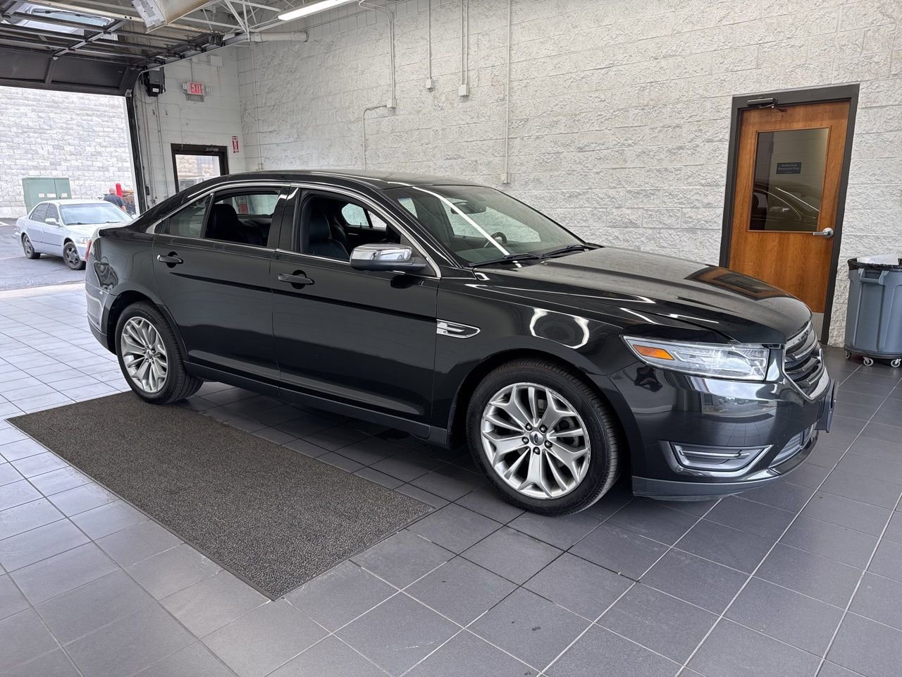 Used 2014 Ford Taurus Limited