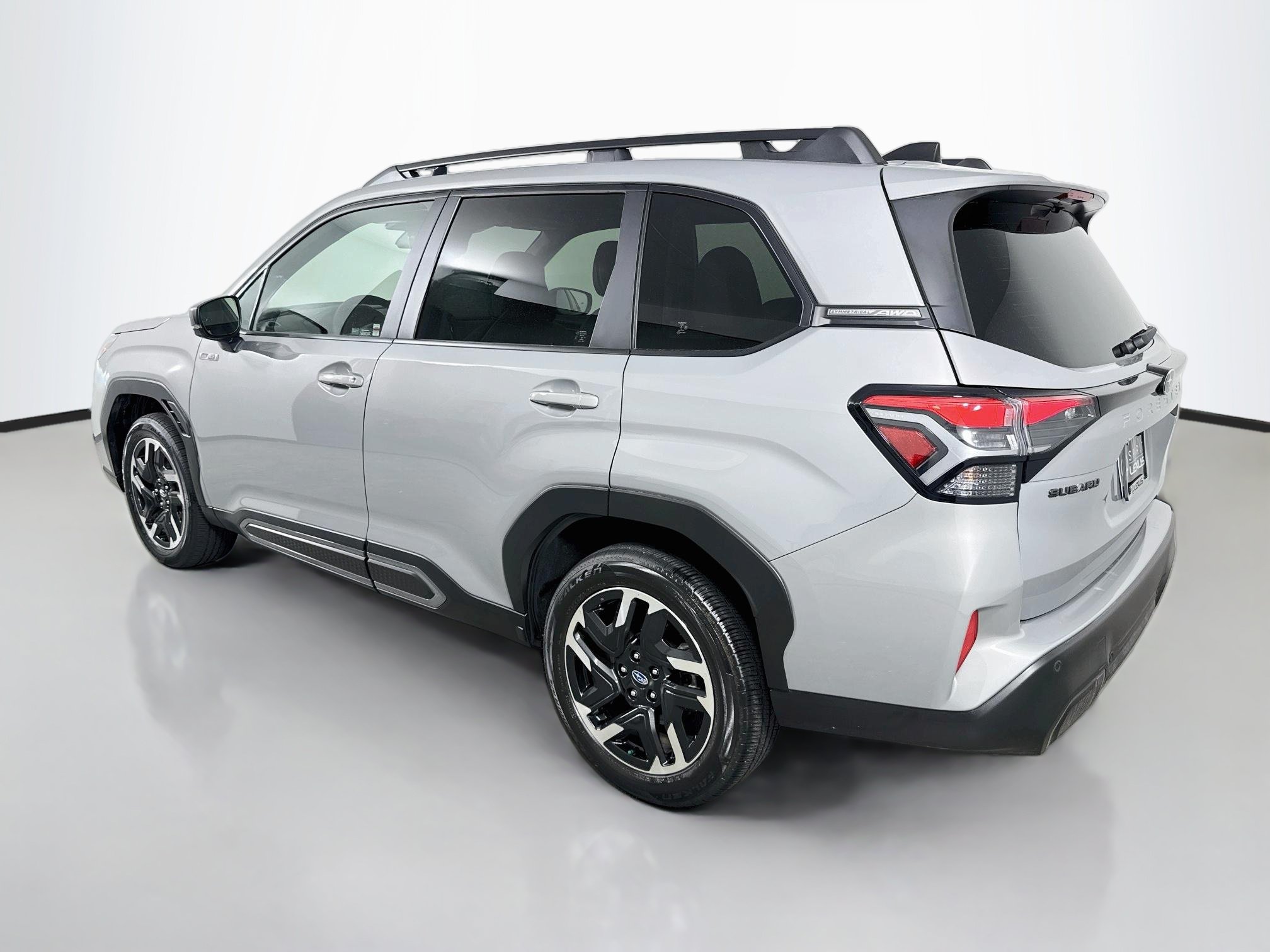 Used 2025 Subaru Forester Limited AWD/4WD image 5