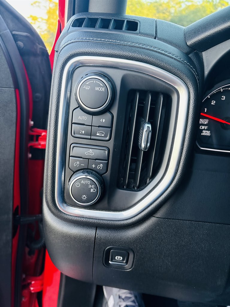 Used 2020 Chevrolet Silverado 1500 LT w/ Trailering Package image 12