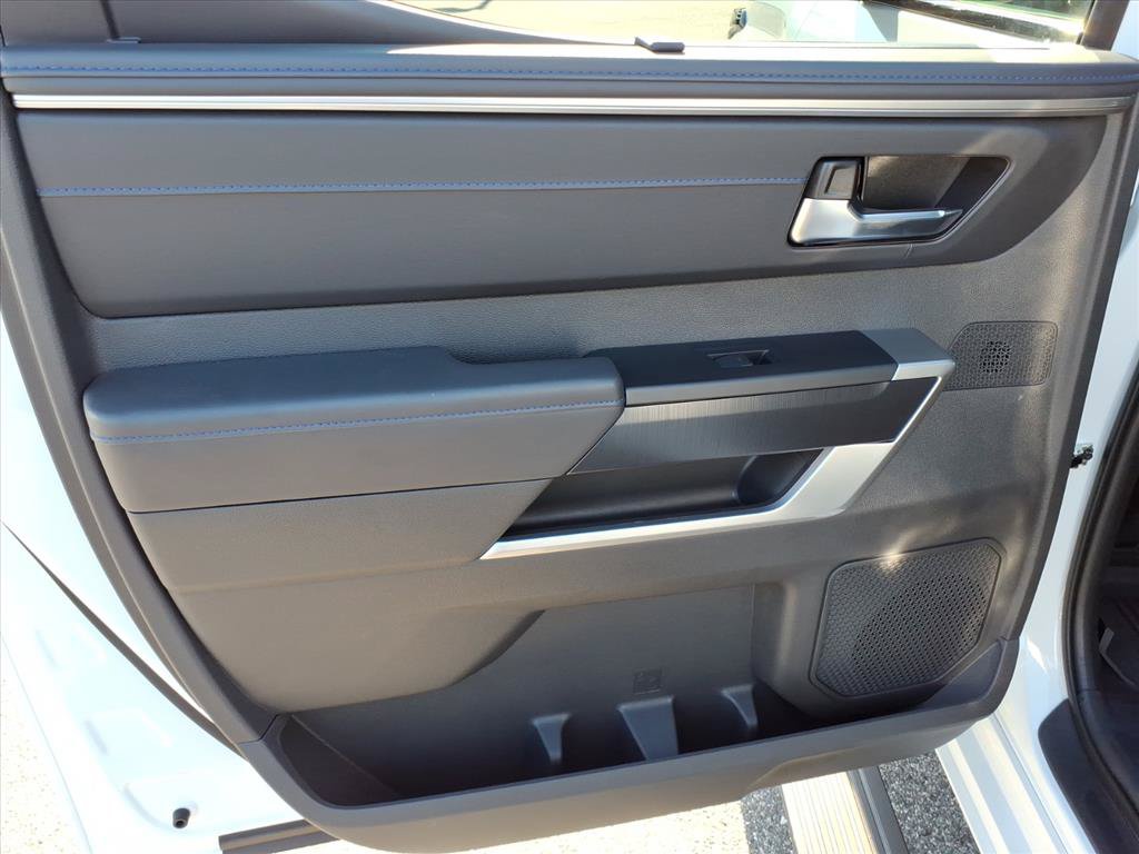 Used 2025 Toyota Tundra Platinum AWD/4WD image 21