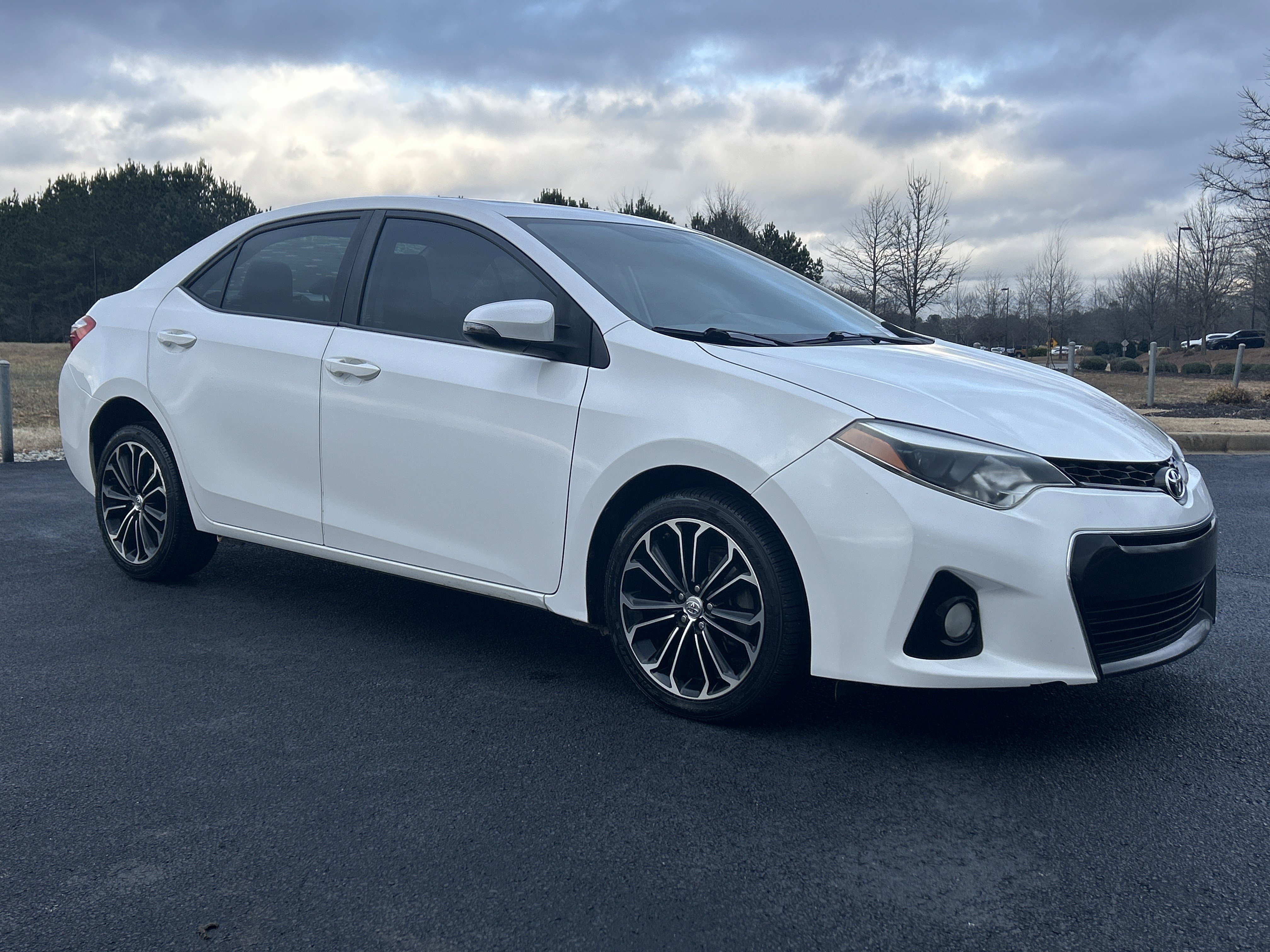 Used 2015 Toyota Corolla S w/ Driver Convenience Package video 2